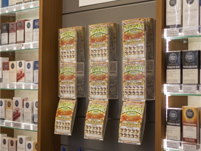 PORTA GRATTA E VINCI DA PARETE IN VERTICALE PER FALDONI INTERI