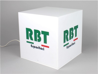 Cubo espositivo plexiglass opalino con illuminazione LED